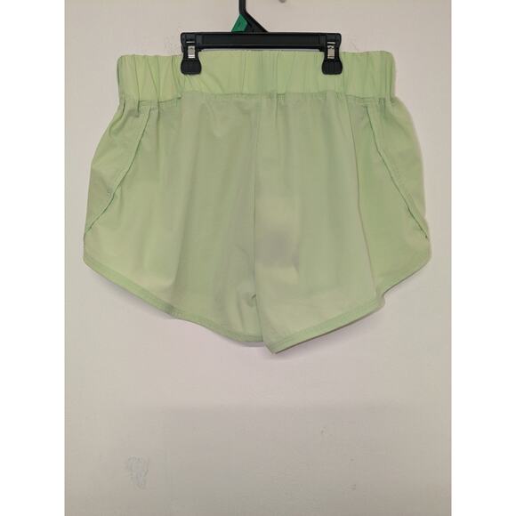 Halara High Waisted Dolphin Hem Casual Shorts 2" Green Size Small NWT - Picture 7 of 9